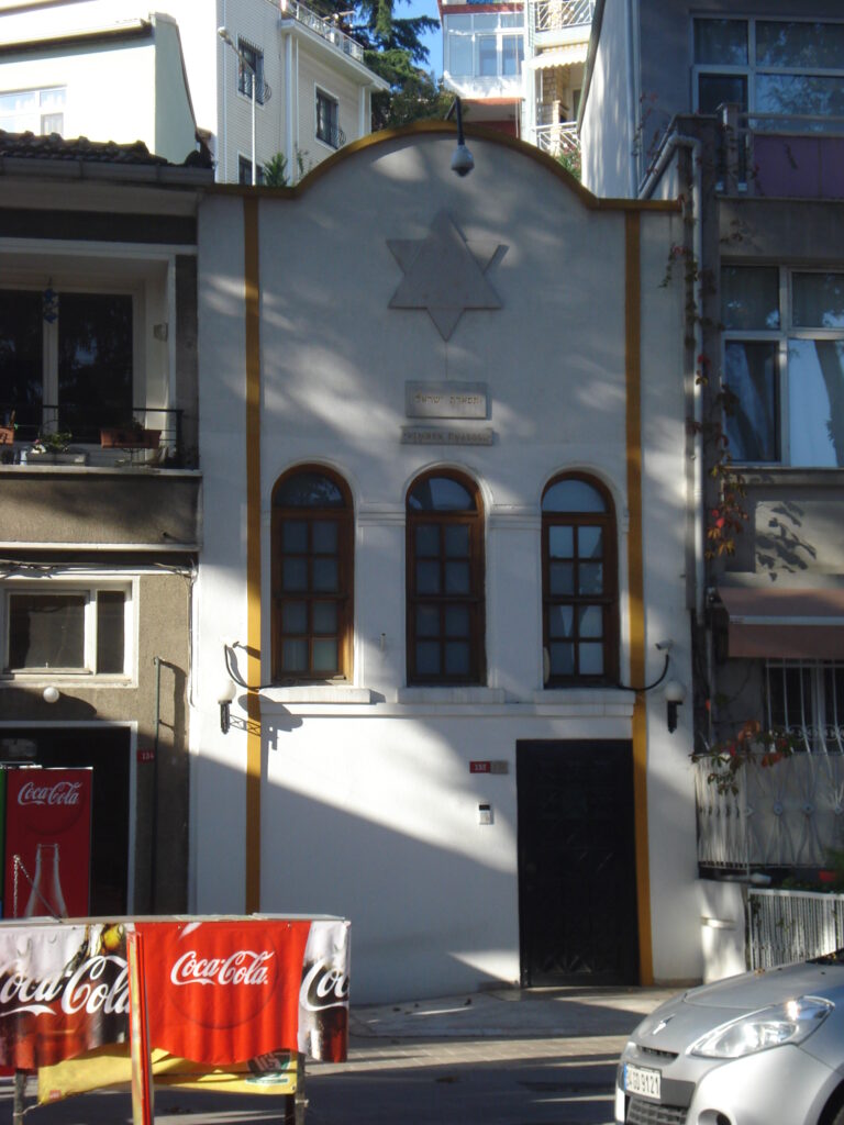 Синагога Еникёй в Стамбуле